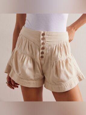 We The Free Cream High-Waist Tiered Button-Front Fleur Shorts NWT!